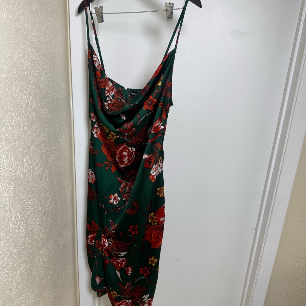 PrettyLittleThing Green and Red Floral Backless Dress